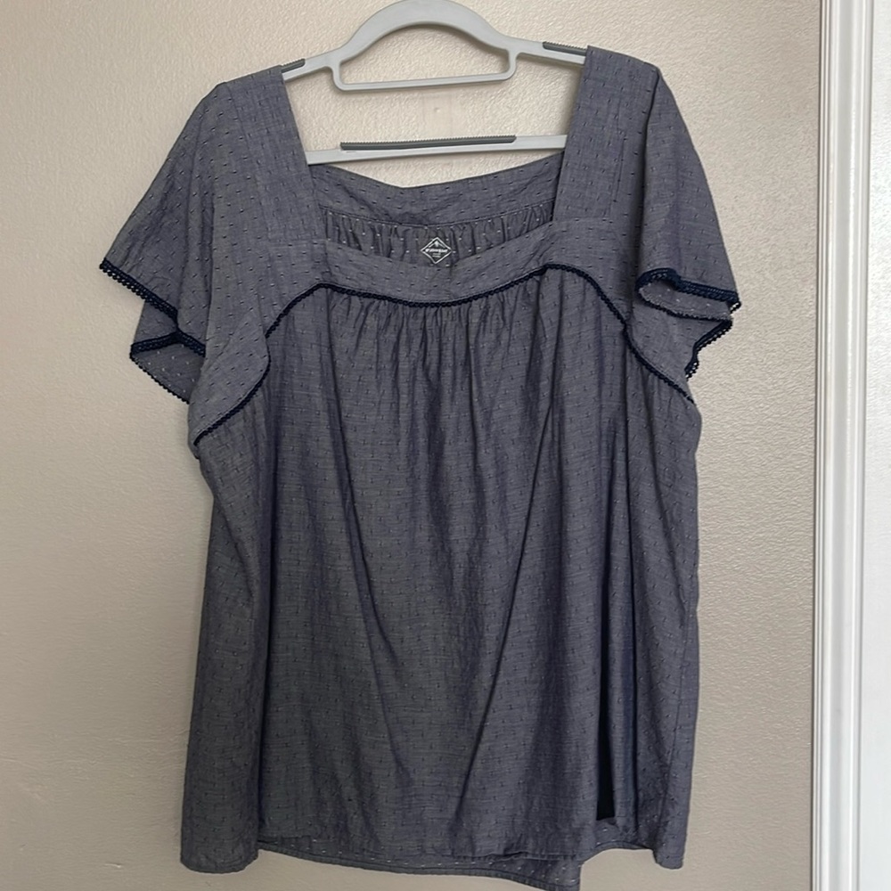 St John’ Bay xxl flutter sleeve blouse.